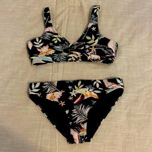 Girls Roxy bikini size 14/XL